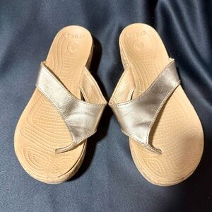 CROCS Gold Slide Sandals